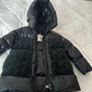 Moncler down jacket authentic covers hips!